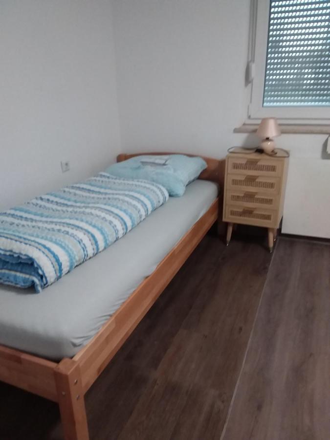 Nguyen Le 3 Schlafzimmer, 7 Bette,Dusche, 2 Wc , Kueche Ab 2 Uebernachtungen Neukirch  المظهر الخارجي الصورة