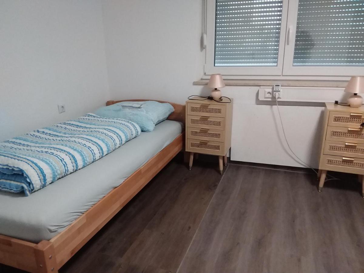 Nguyen Le 3 Schlafzimmer, 7 Bette,Dusche, 2 Wc , Kueche Ab 2 Uebernachtungen Neukirch  المظهر الخارجي الصورة