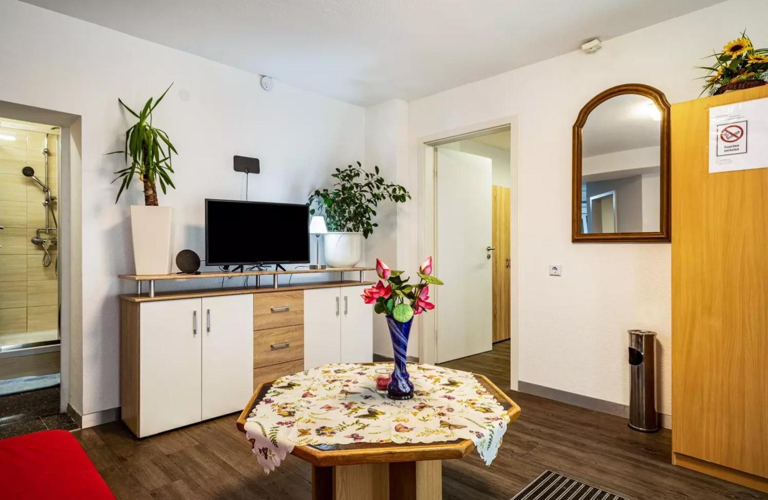 Nguyen Le 3 Schlafzimmer, 7 Bette,Dusche, 2 Wc , Kueche Ab 2 Uebernachtungen Neukirch  المظهر الخارجي الصورة